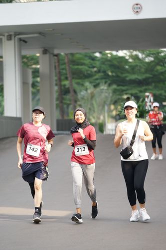 Race photo from Assurance Fun Run 2024