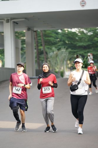 Race photo from Assurance Fun Run 2024