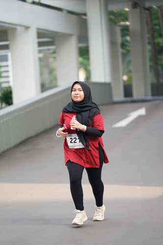 Race photo from Assurance Fun Run 2024