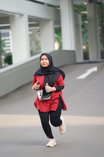 Race photo from Assurance Fun Run 2024