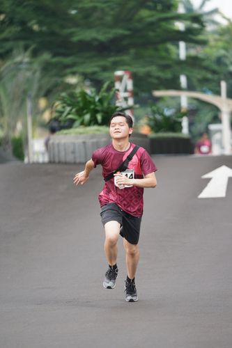 Race photo from Assurance Fun Run 2024