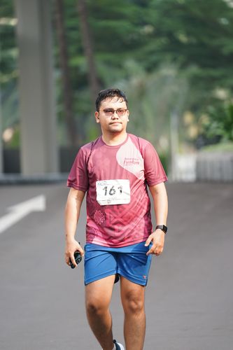 Race photo from Assurance Fun Run 2024