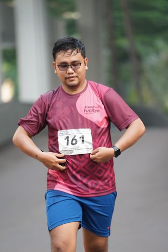 Race photo from Assurance Fun Run 2024