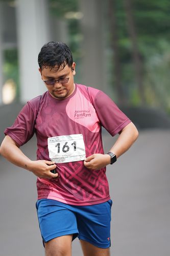 Race photo from Assurance Fun Run 2024