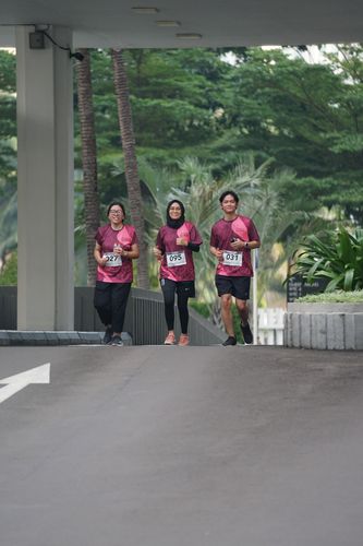 Race photo from Assurance Fun Run 2024