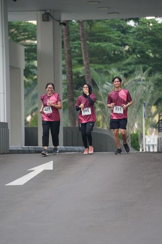 Race photo from Assurance Fun Run 2024