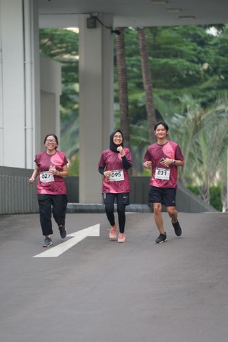 Race photo from Assurance Fun Run 2024