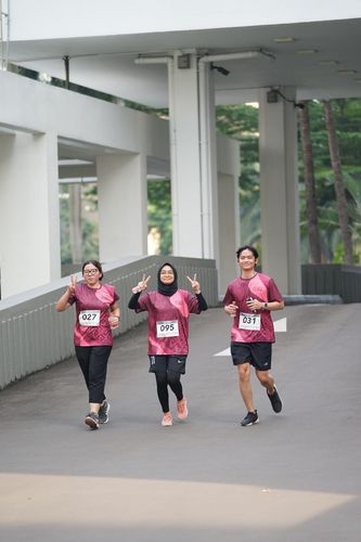 Race photo from Assurance Fun Run 2024