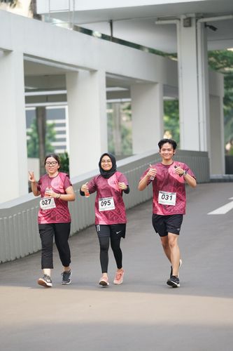 Race photo from Assurance Fun Run 2024