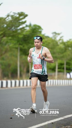 Race photo from Arutmin Borneo Run 2024