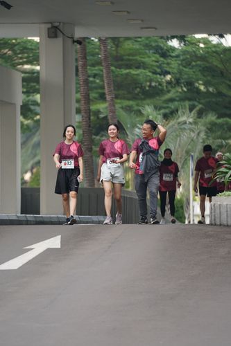 Race photo from Assurance Fun Run 2024