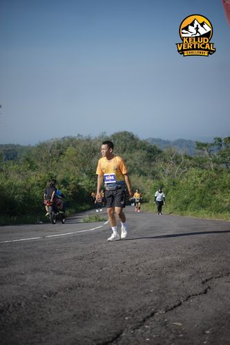 Race photo from Kelud Vertical Challenge 2024