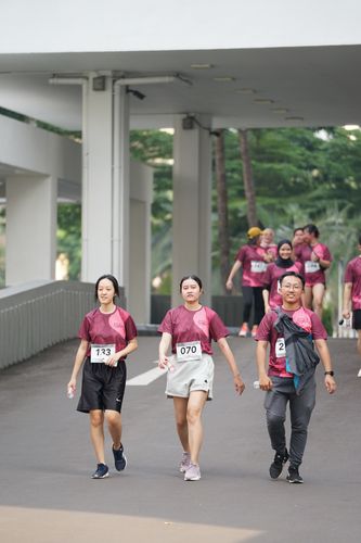 Race photo from Assurance Fun Run 2024