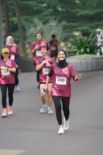 Race photo from Assurance Fun Run 2024