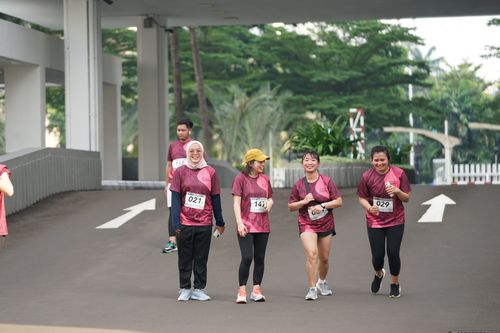 Race photo from Assurance Fun Run 2024