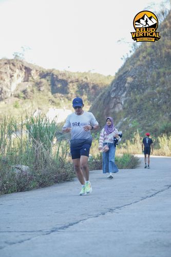 Race photo from Kelud Vertical Challenge 2024