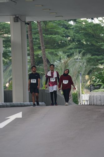 Race photo from Assurance Fun Run 2024