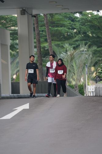 Race photo from Assurance Fun Run 2024
