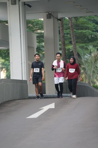 Race photo from Assurance Fun Run 2024