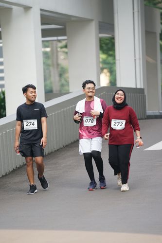 Race photo from Assurance Fun Run 2024