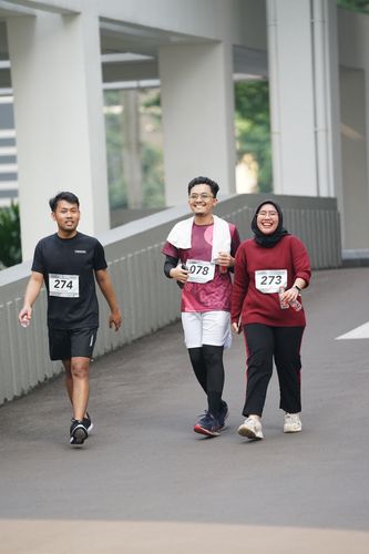 Race photo from Assurance Fun Run 2024