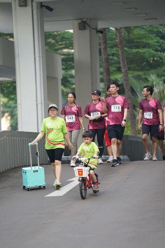 Race photo from Assurance Fun Run 2024