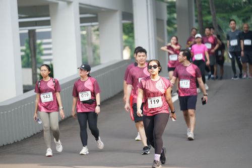 Race photo from Assurance Fun Run 2024