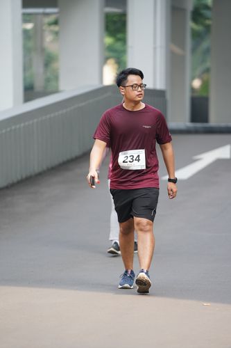 Race photo from Assurance Fun Run 2024