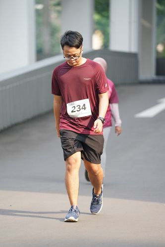 Race photo from Assurance Fun Run 2024