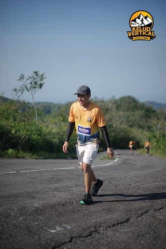 Race photo from Kelud Vertical Challenge 2024