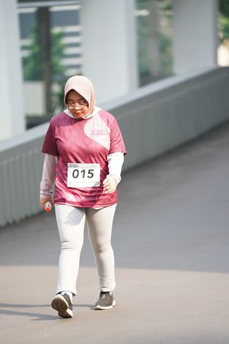 Race photo from Assurance Fun Run 2024