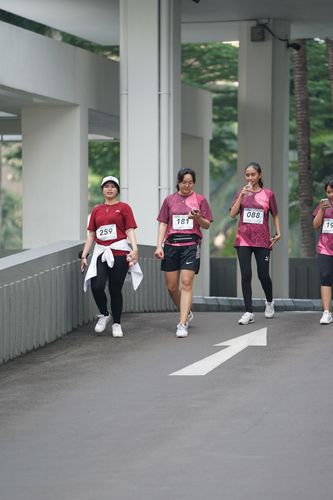 Race photo from Assurance Fun Run 2024