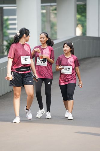 Race photo from Assurance Fun Run 2024