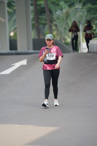 Race photo from Assurance Fun Run 2024