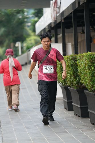 Race photo from Assurance Fun Run 2024