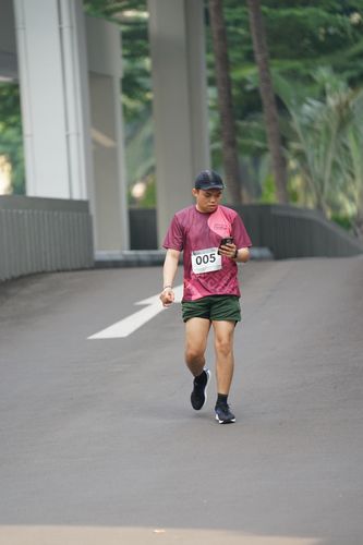 Race photo from Assurance Fun Run 2024