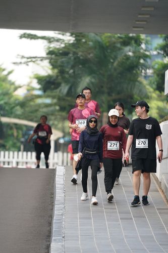Race photo from Assurance Fun Run 2024
