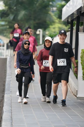 Race photo from Assurance Fun Run 2024