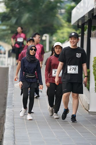 Race photo from Assurance Fun Run 2024