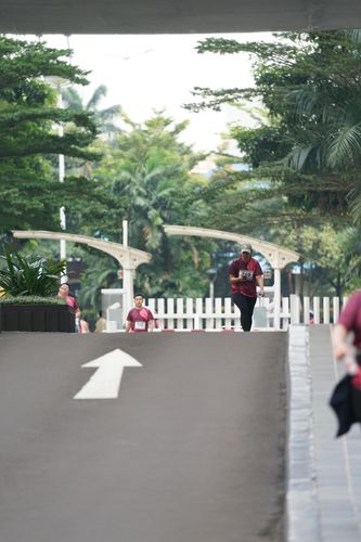 Race photo from Assurance Fun Run 2024
