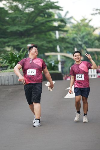 Race photo from Assurance Fun Run 2024