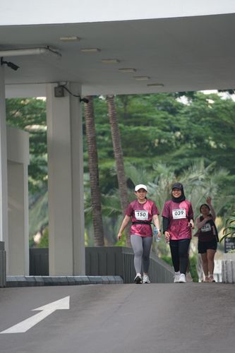 Race photo from Assurance Fun Run 2024