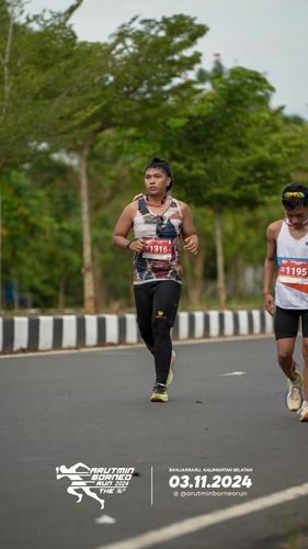 Race photo from Arutmin Borneo Run 2024
