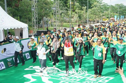Race photo from Arutmin Borneo Run 2024
