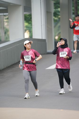 Race photo from Assurance Fun Run 2024