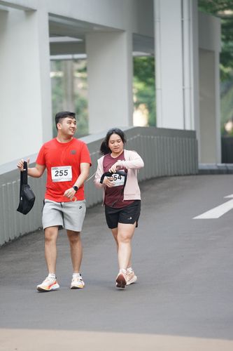 Race photo from Assurance Fun Run 2024