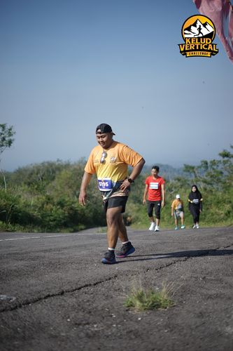 Race photo from Kelud Vertical Challenge 2024