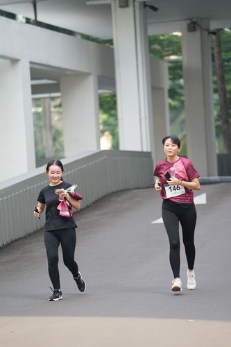 Race photo from Assurance Fun Run 2024