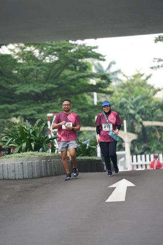 Race photo from Assurance Fun Run 2024