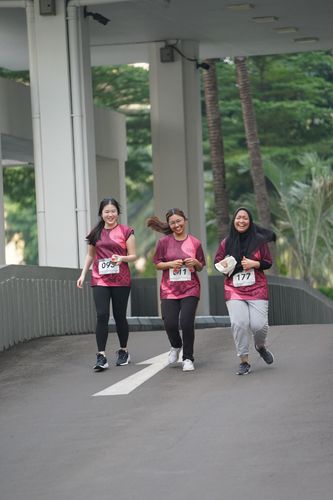 Race photo from Assurance Fun Run 2024